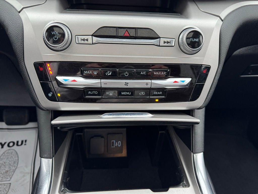 Certified 2022 Ford Explorer XLT image 20