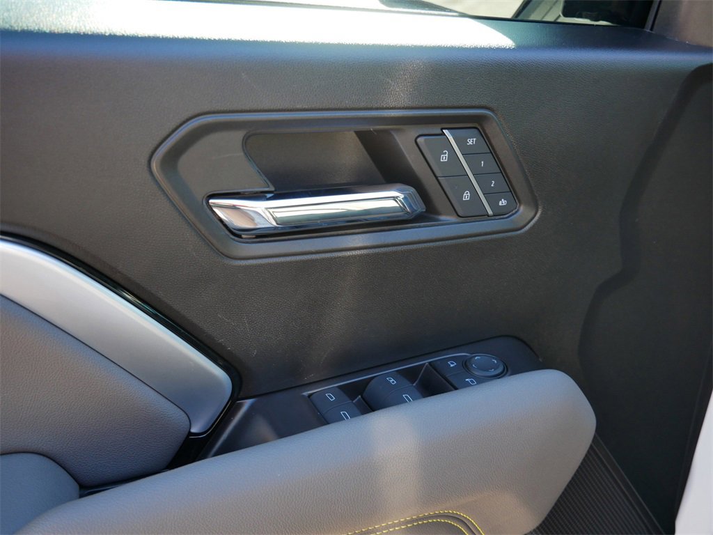 Used 2024 Chevrolet Colorado ZR2 w/ ZR2 Bison Edition image 16