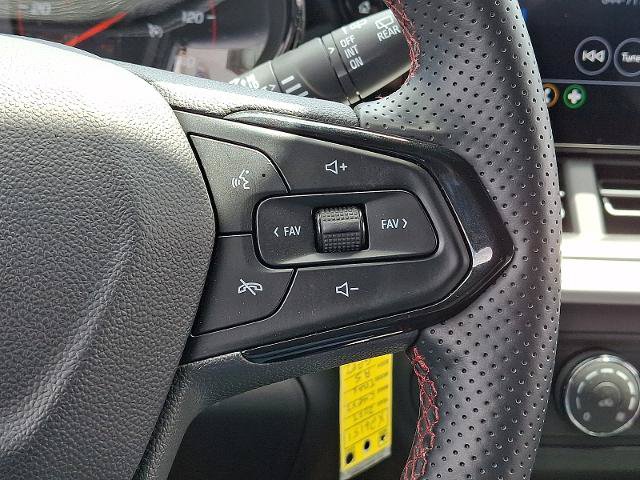Used 2024 Chevrolet Trax RS w/ Driver Confidence Package FWD image 21