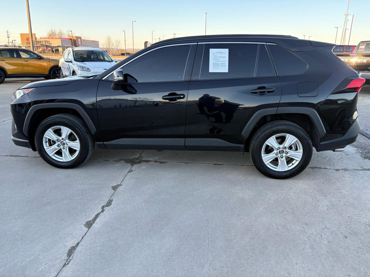 Used 2021 Toyota RAV4 XLE FWD image 2