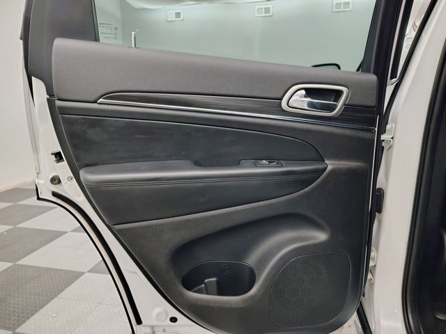Used 2021 Jeep Grand Cherokee Limited AWD/4WD image 21