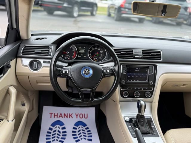 Used 2019 Volkswagen Passat 2.0T Wolfsburg w/ Wheels & Sunroof Package image 19