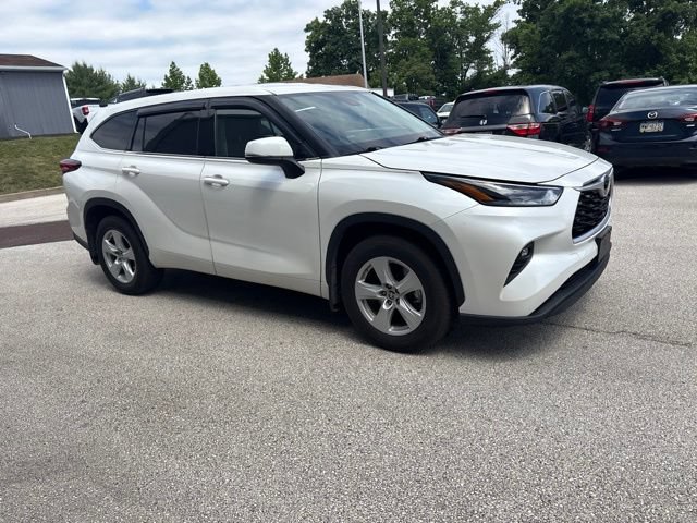 Used 2021 Toyota Highlander LE AWD/4WD image 15