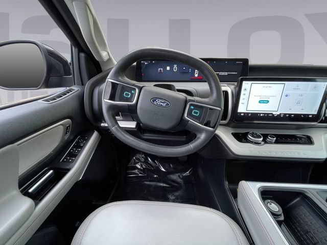 Certified 2025 Ford Expedition Active AWD/4WD image 13