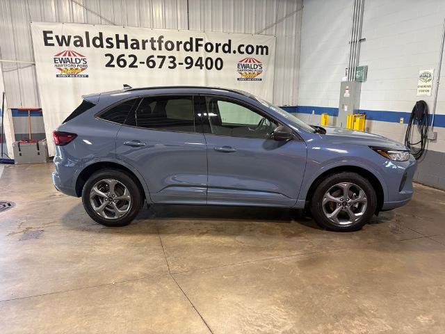 Certified 2024 Ford Escape ST-Line w/ Tech Pack #1 AWD/4WD image 9
