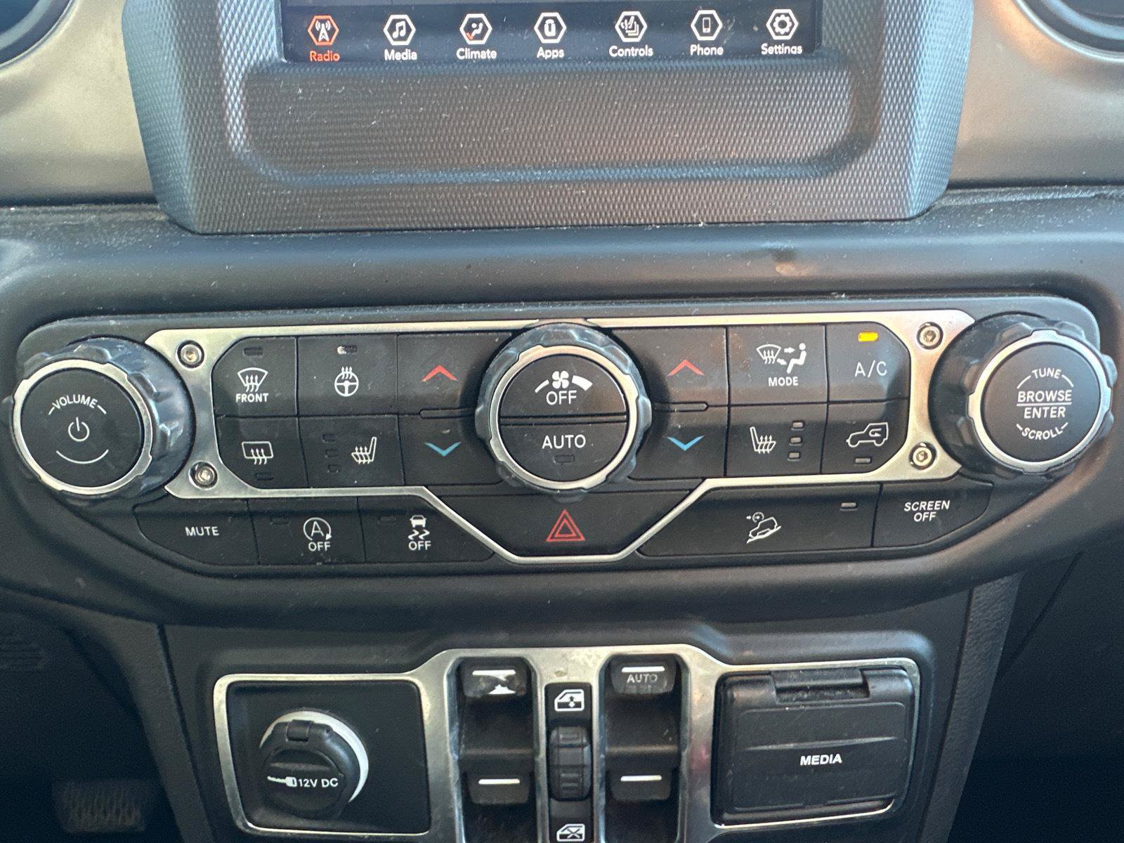Used 2019 Jeep Wrangler Unlimited Sport S AWD/4WD image 16