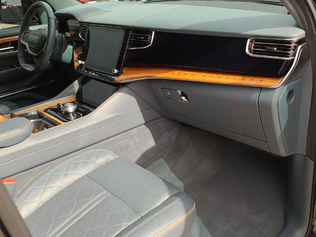 Used 2024 Jeep Grand Wagoneer Series III AWD/4WD image 11