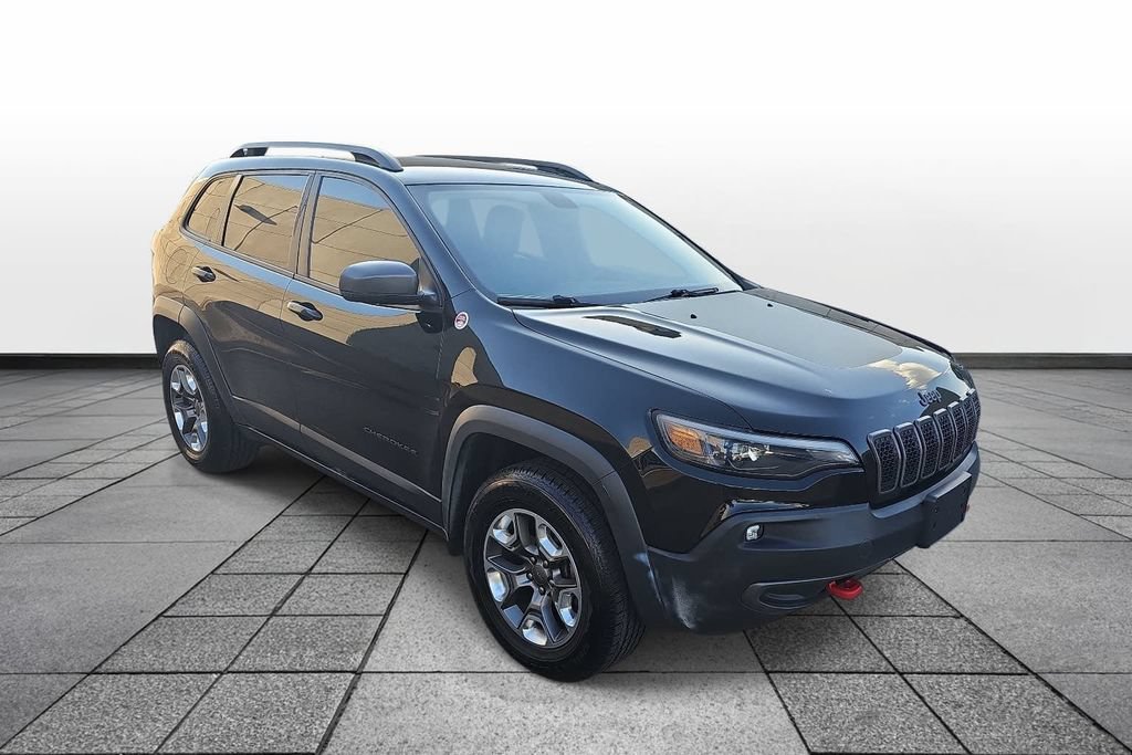 Used 2019 Jeep Cherokee Trailhawk w/ Comfort/Convenience Group AWD/4WD image 3