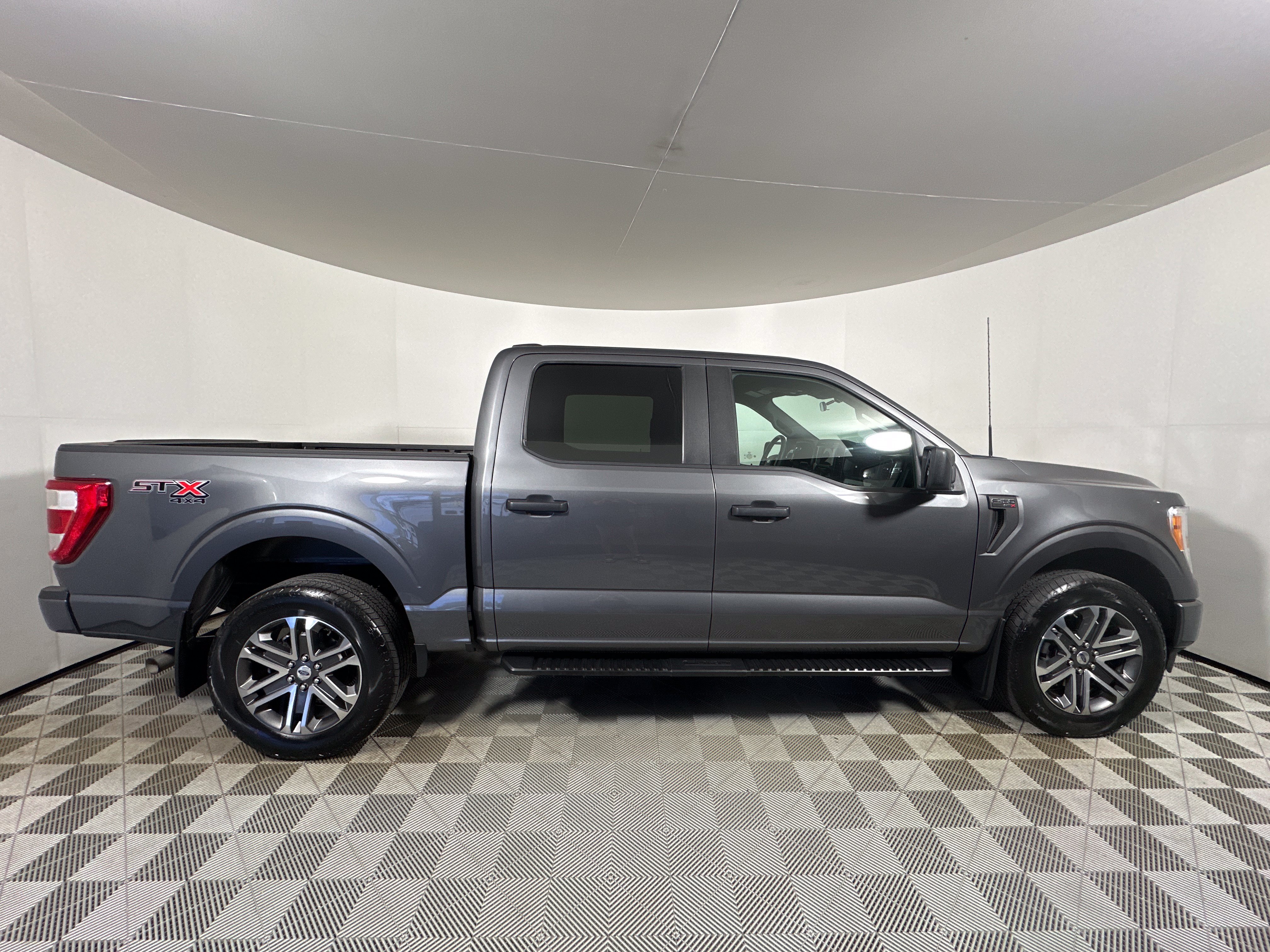 Certified 2022 Ford F150 XL w/ STX Appearance Package AWD/4WD image 8