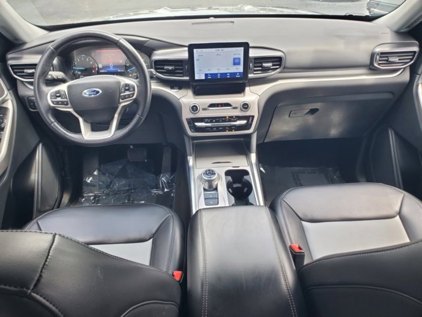 Certified 2023 Ford Explorer XLT w/ Equipment Group 202A RWD image 27
