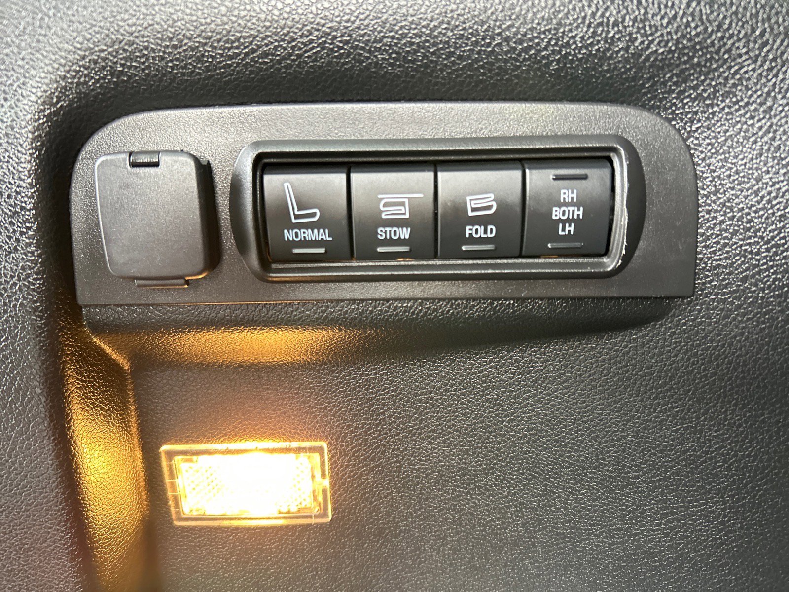 Certified 2019 Ford Explorer Limited w/ Class III Trailer Tow Package image 15