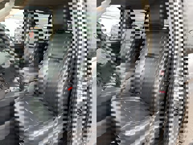 Certified 2024 Ford Expedition Max XLT image 6