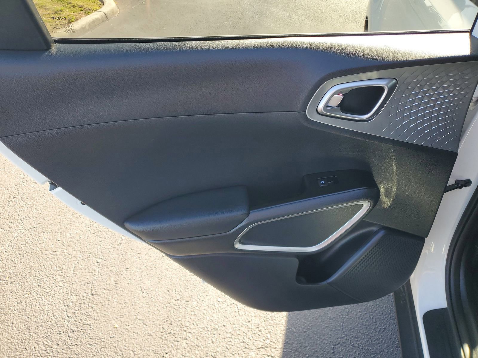 Used 2025 Kia Soul LX image 8