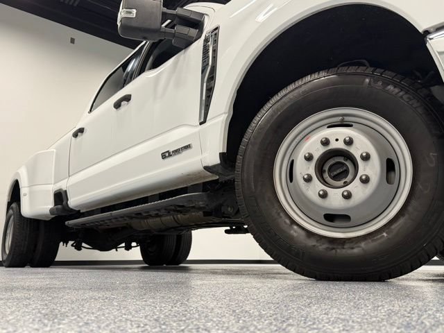 Certified 2025 Ford F350 XLT AWD/4WD image 3