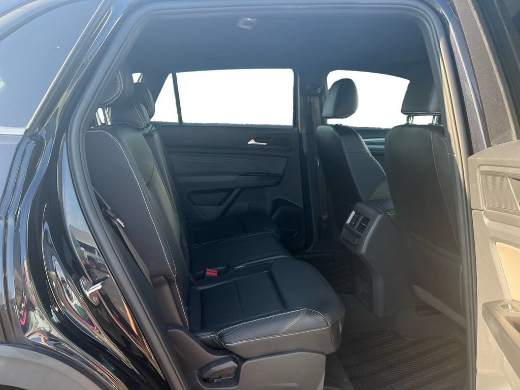 Used 2021 Volkswagen Atlas Cross Sport SE FWD image 23