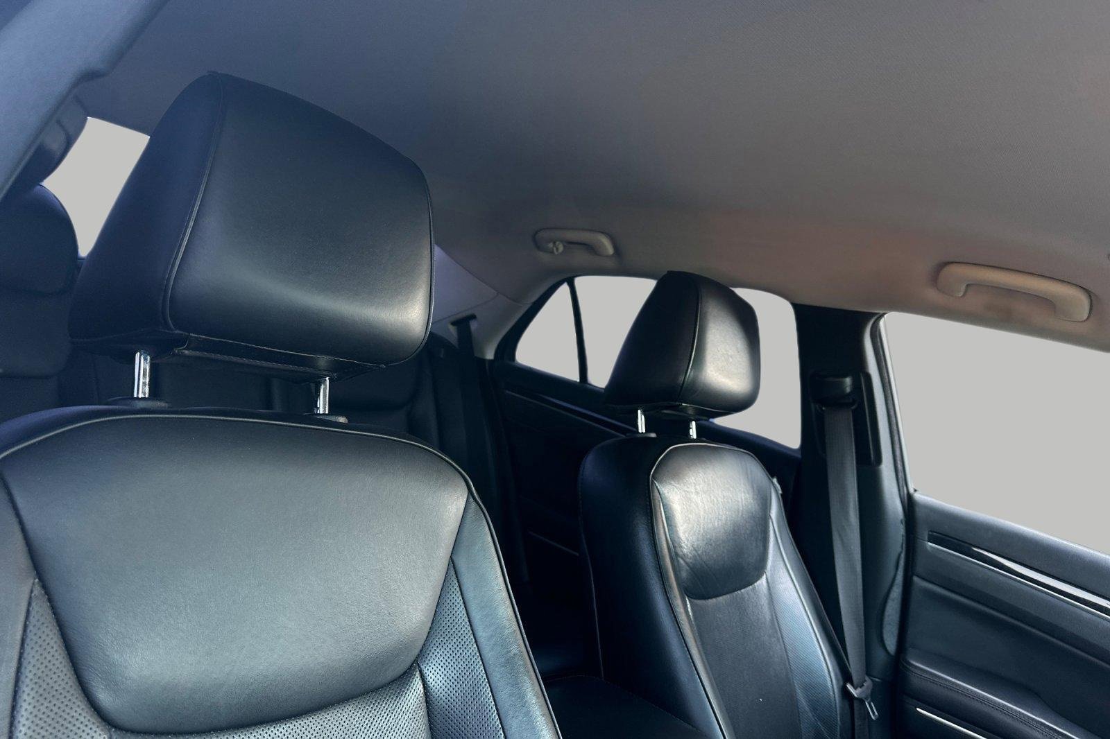 Used 2019 Chrysler 300 Limited image 17