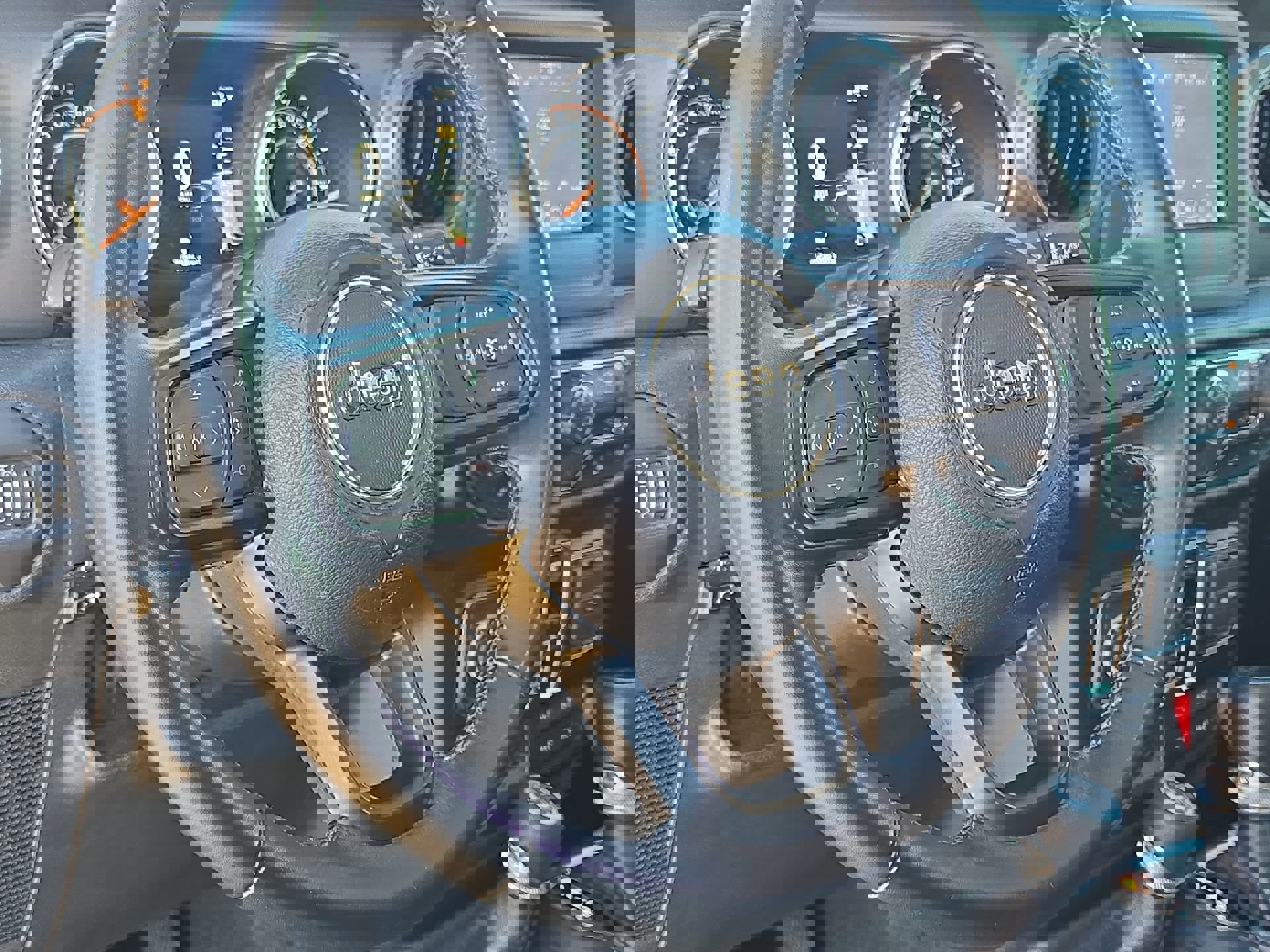 Used 2021 Jeep Gladiator Willys image 12