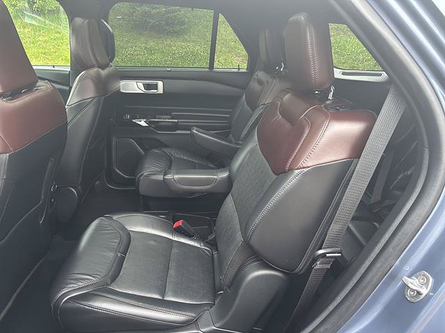 Certified 2021 Ford Explorer Platinum w/ Equipment Group 601A AWD/4WD image 16