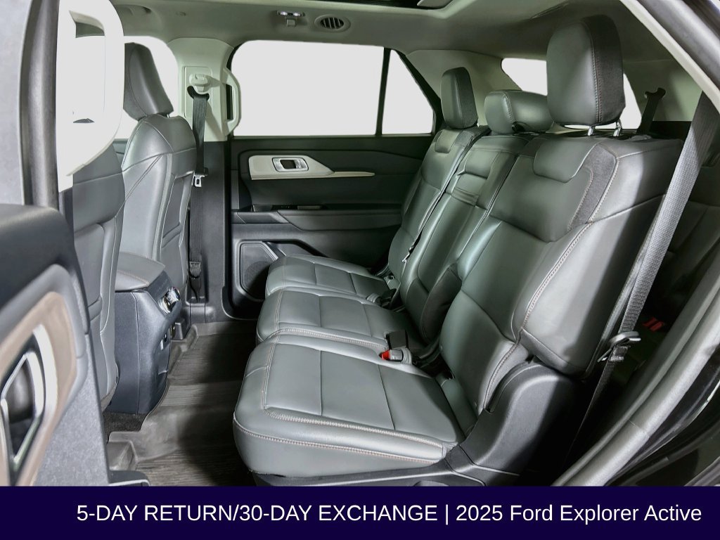 Certified 2025 Ford Explorer Active w/ Active Comfort Package AWD/4WD image 27
