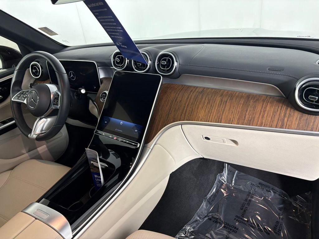 Used 2024 Mercedes-Benz GLC 300 4MATIC image 37