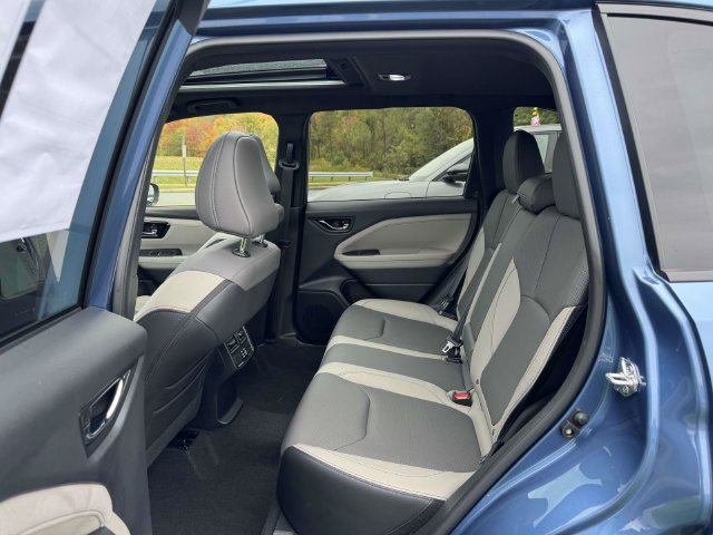 Used 2025 Subaru Forester Limited AWD/4WD image 19
