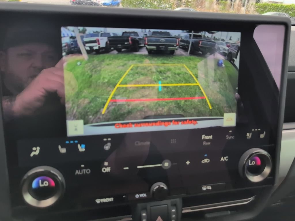 Used 2025 Lexus GX 550 w/ Cold Area Package AWD/4WD image 15