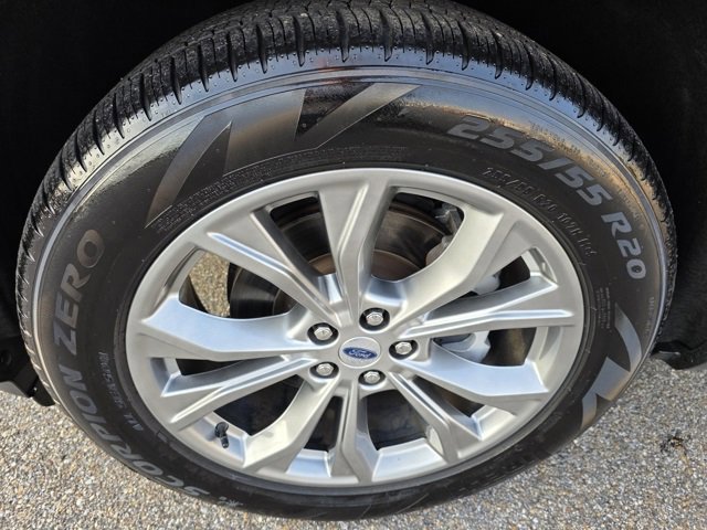 Certified 2022 Ford Explorer XLT w/ Equipment Group 202A image 12