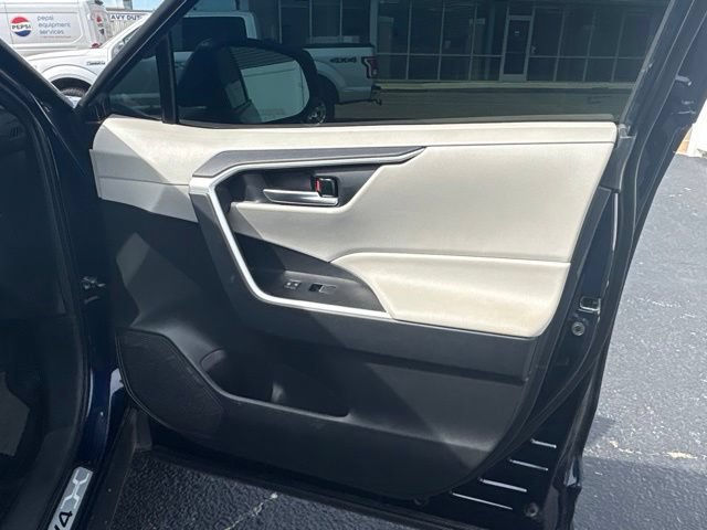 Used 2025 Toyota RAV4 XLE w/ Convenience Package FWD image 19