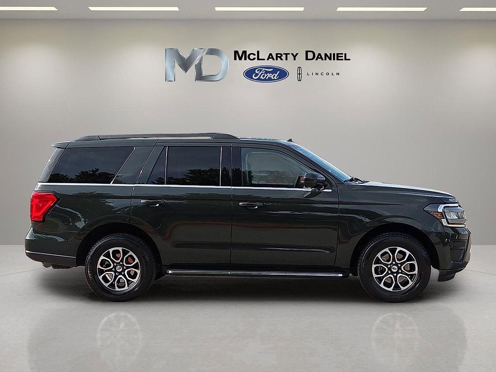 Certified 2023 Ford Expedition XLT AWD/4WD image 6