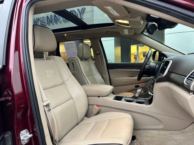 Used 2017 Jeep Grand Cherokee Overland w/ Jeep Active Safety Group image 62