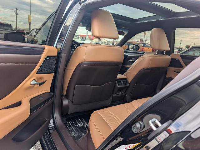 Used 2019 Lexus ES 350 Luxury image 18