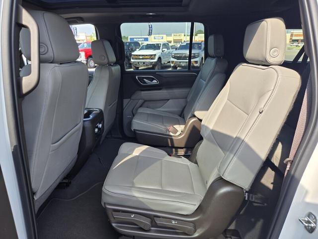 Used 2022 GMC Yukon XL SLT w/ SLT Luxury Package AWD/4WD image 13