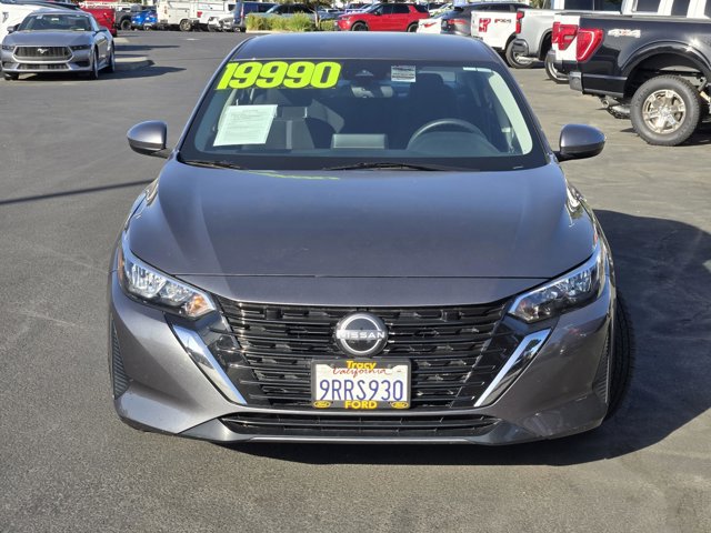 Used 2025 Nissan Sentra SV FWD image 2