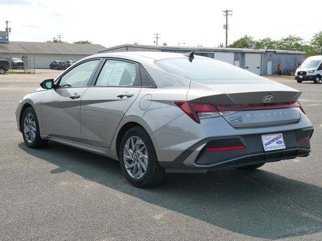 Used 2024 Hyundai Elantra SEL FWD image 6