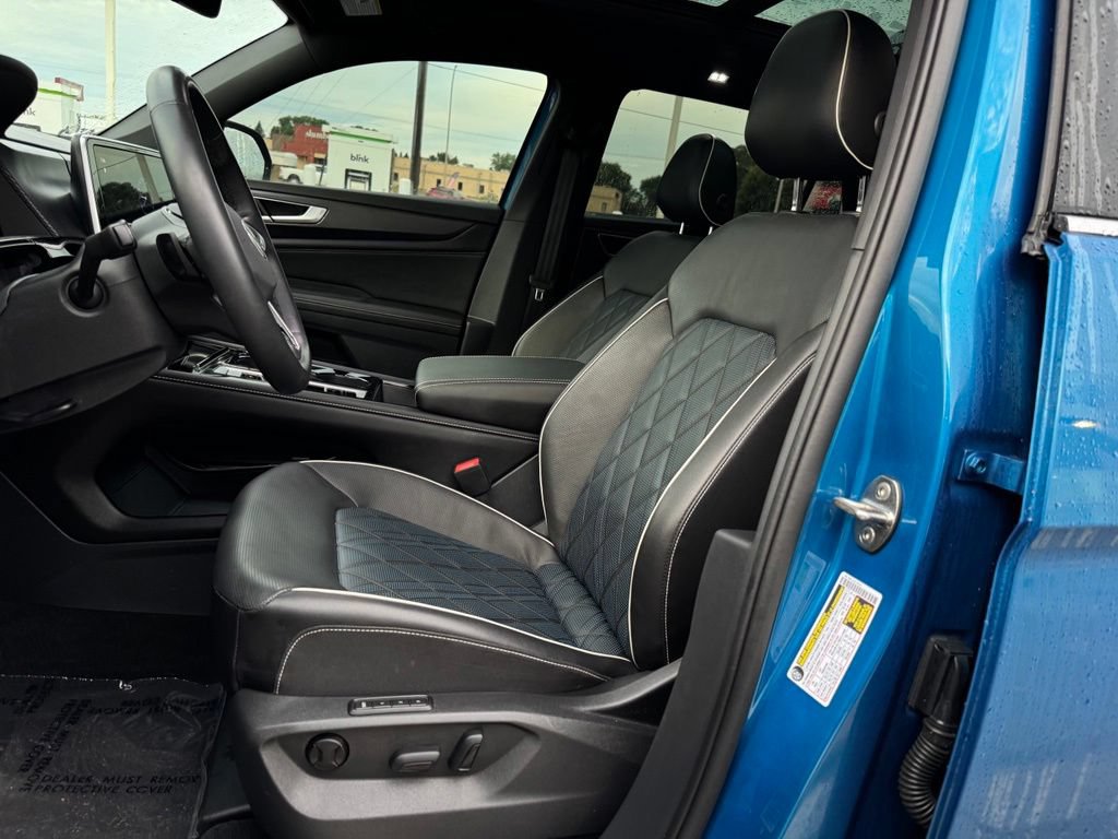 Used 2024 Volkswagen Atlas Cross Sport SEL Premium R-Line AWD/4WD image 5