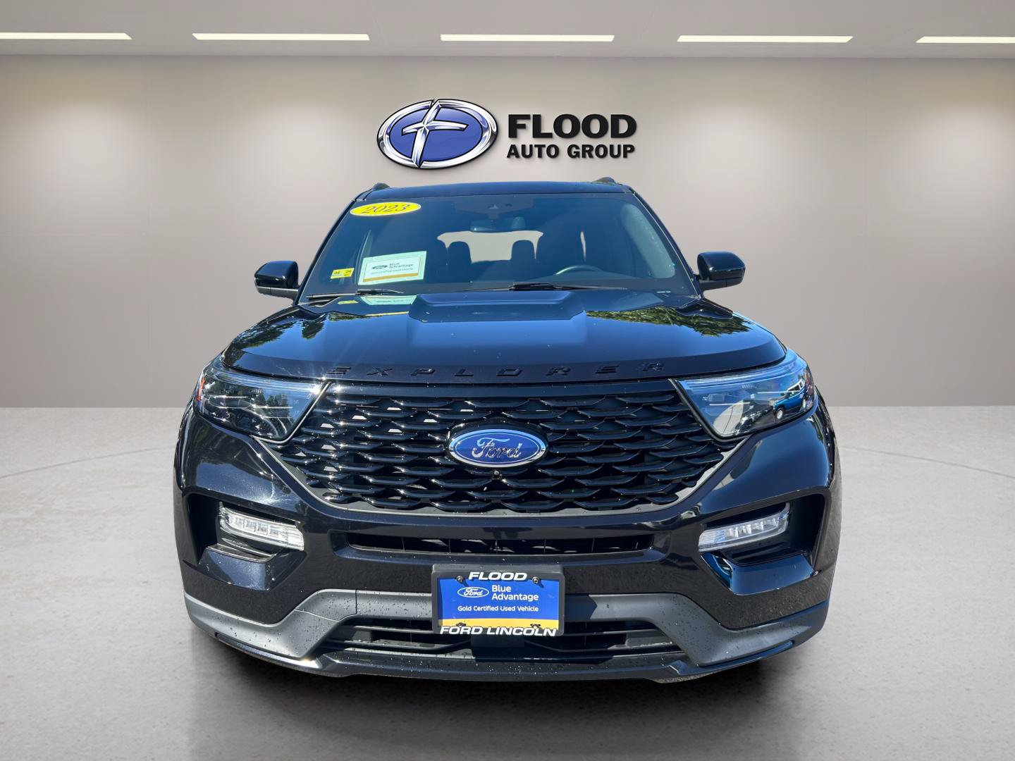 Certified 2023 Ford Explorer ST-Line w/ Class IV Trailer Tow Package AWD/4WD image 2