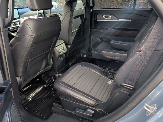 Certified 2025 Ford Explorer ST-Line image 11