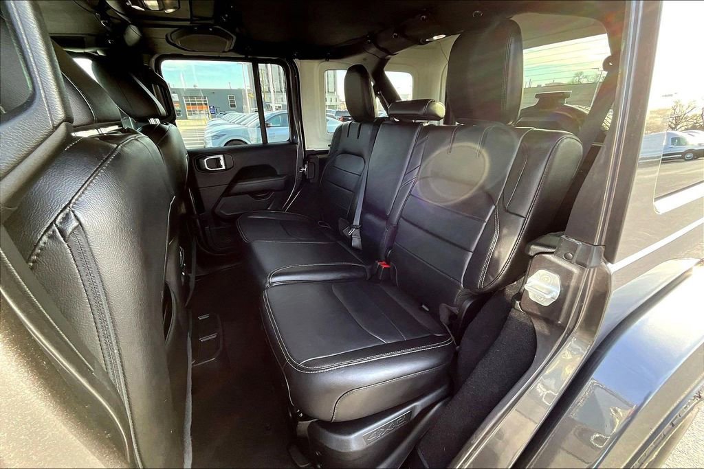 Used 2021 Jeep Wrangler Unlimited Sahara w/ Cold Weather Group AWD/4WD image 24