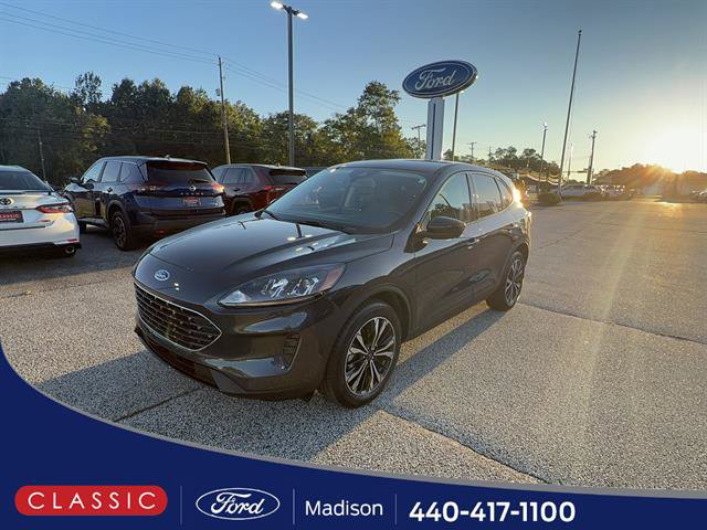 Certified 2022 Ford Escape SE w/ SE Sport Appearance Package AWD/4WD image 1