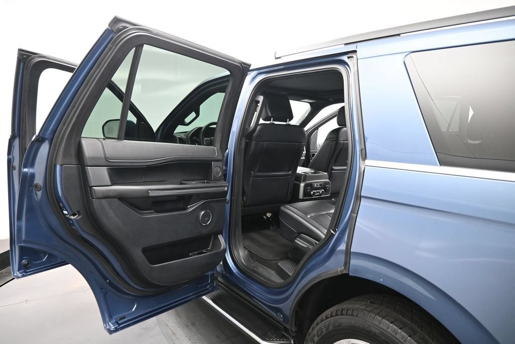 Certified 2019 Ford Expedition XLT w/ Equipment Group 202A RWD image 19