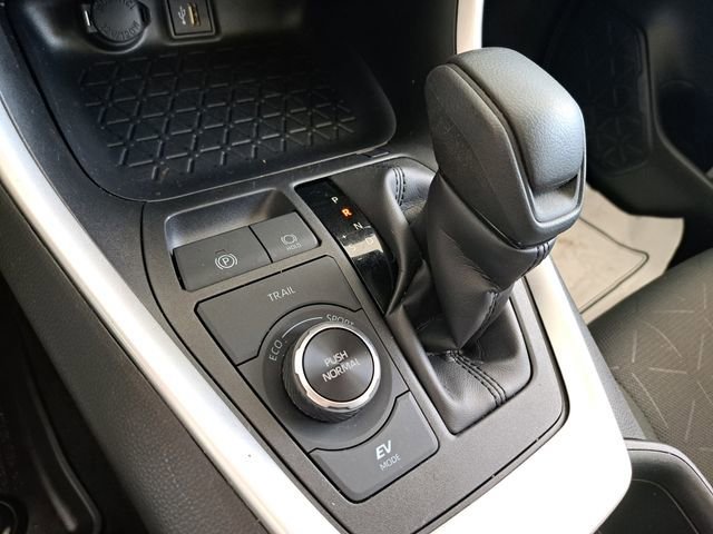 Used 2025 Toyota RAV4 XLE w/ Convenience Package AWD/4WD image 14