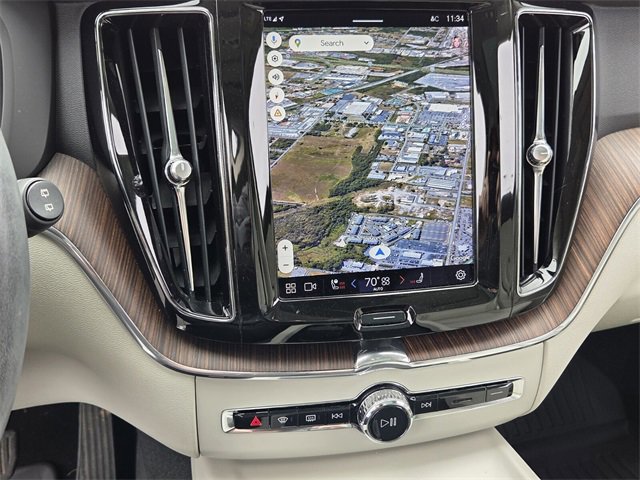 Used 2022 Volvo XC60 B5 Momentum image 19