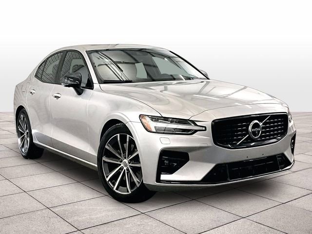 Used 2022 Volvo S60 B5 Momentum w/ Advanced Package AWD/4WD image 2