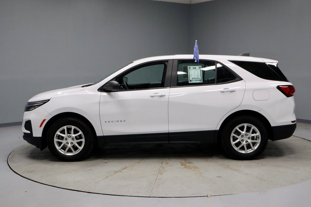 Used 2024 Chevrolet Equinox LS image 2