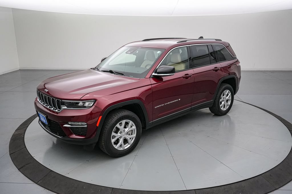 Used 2023 Jeep Grand Cherokee Limited w/ Luxury Tech Group II AWD/4WD image 8