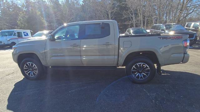 Used 2020 Toyota Tacoma TRD Sport w/ Technology Package image 3