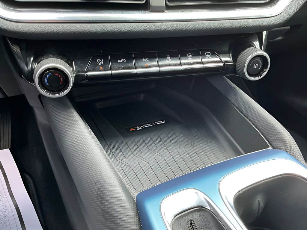 Used 2025 Chevrolet Equinox EV LT w/ Convenience Package image 31