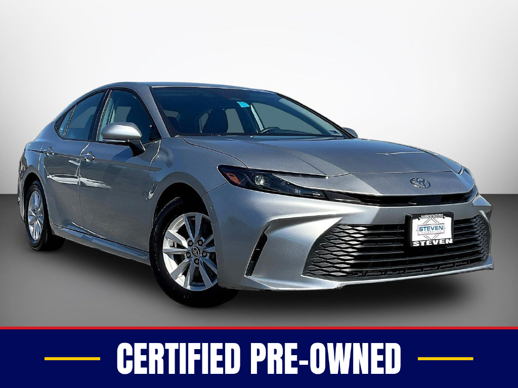 Used 2025 Toyota Camry LE FWD image 1