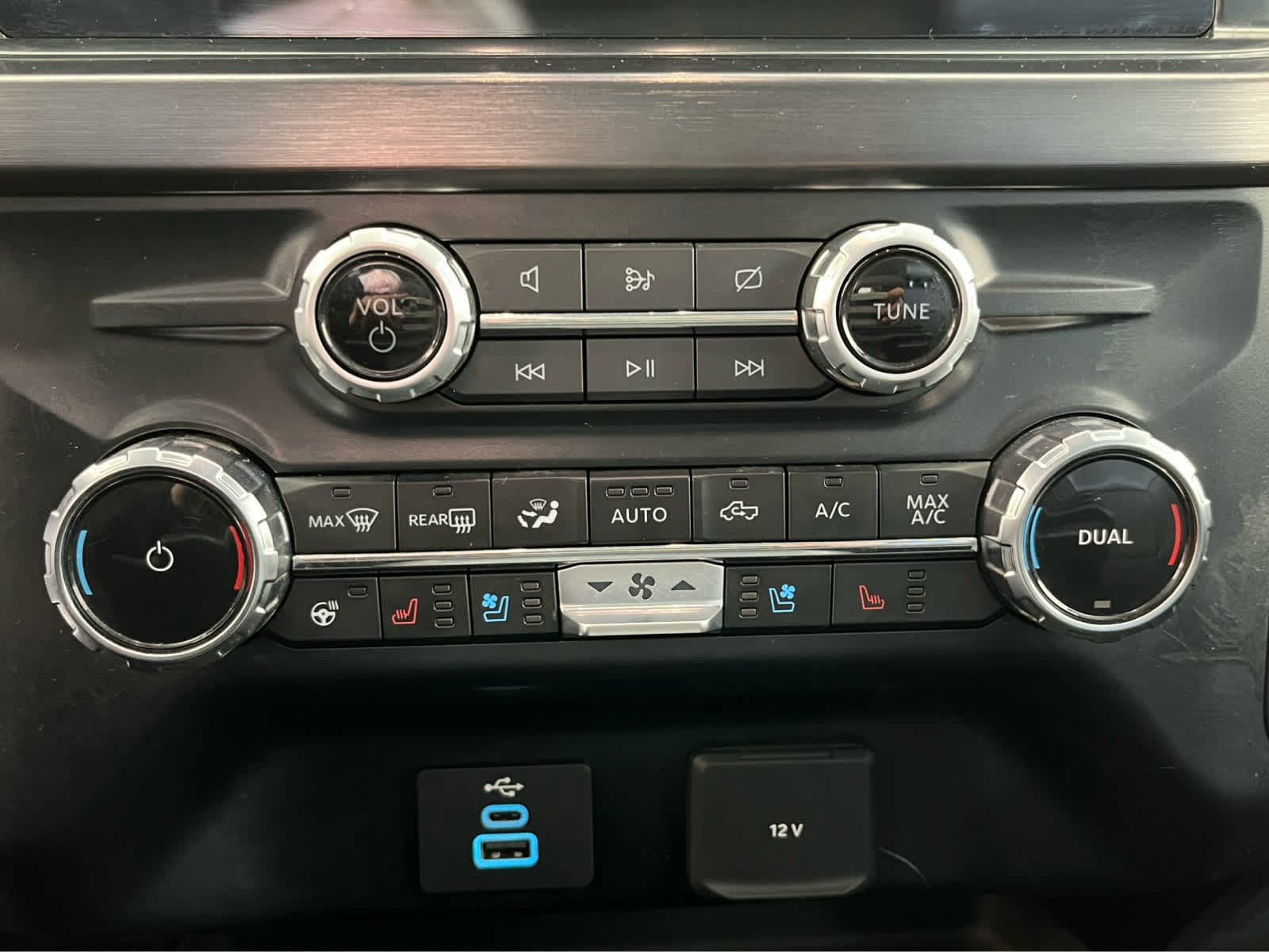 Certified 2023 Ford F350 Lariat w/ Tow Technology Package AWD/4WD image 30