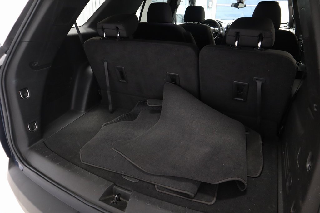 Used 2023 Chevrolet Traverse LT image 10